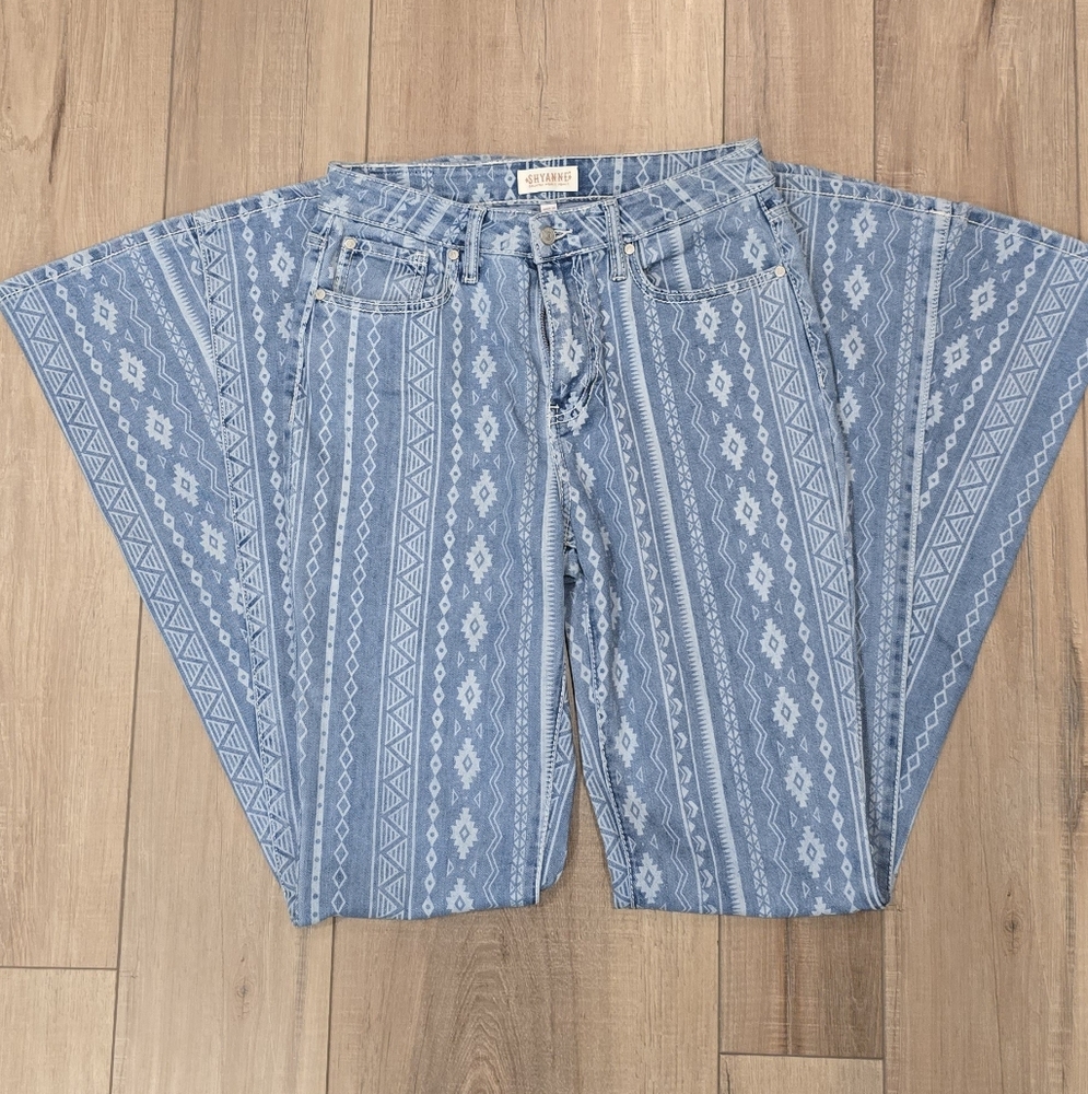 Shyanne High Rise Flare Bell Bottom Striped Jeans Size 30 Long - Picture 3 of 6